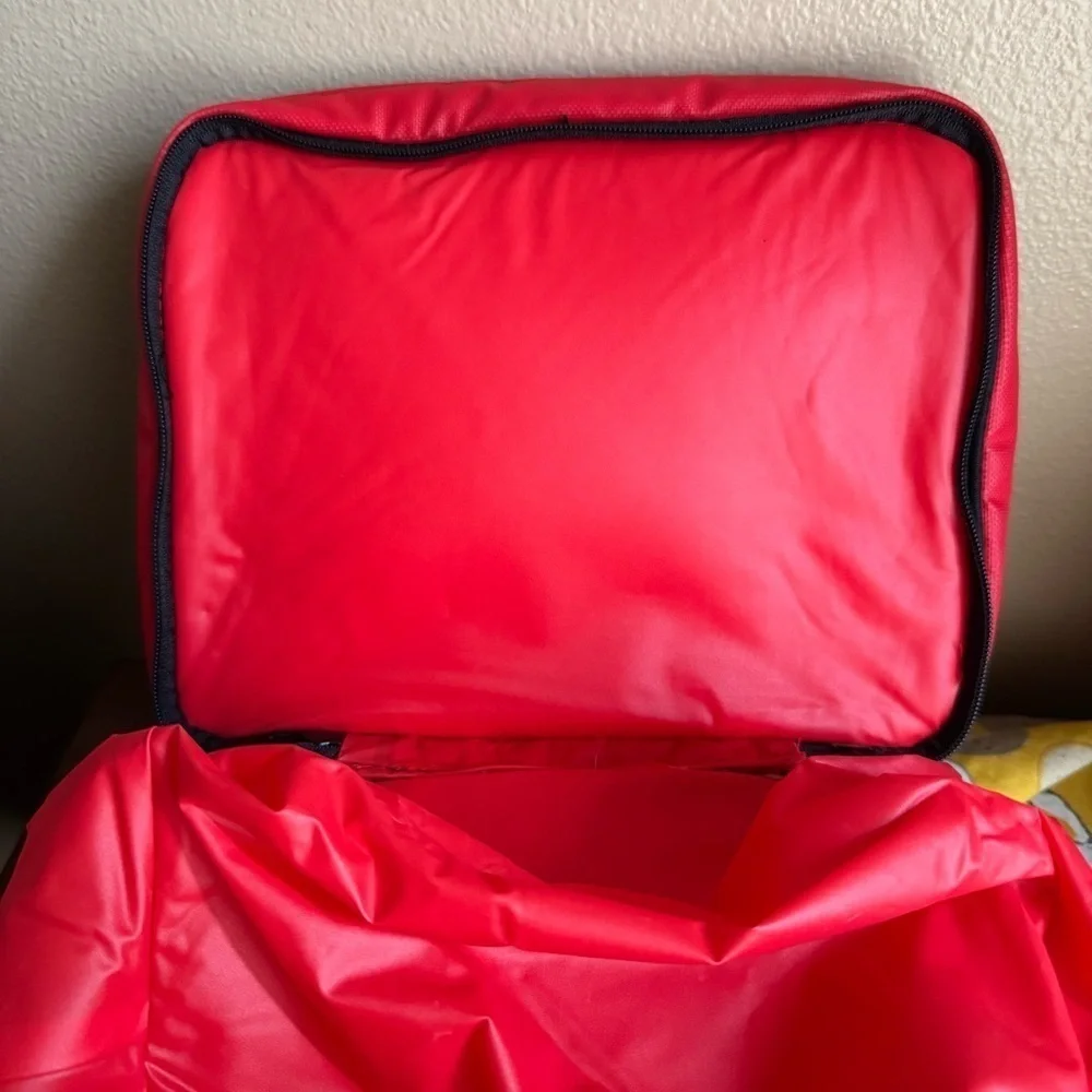 Vintage 90s red Marlboro Cigarettes insulated lunchbox